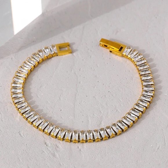New 18K Gold Plated Baguette Diamond Bracelet - Picture 1 of 5